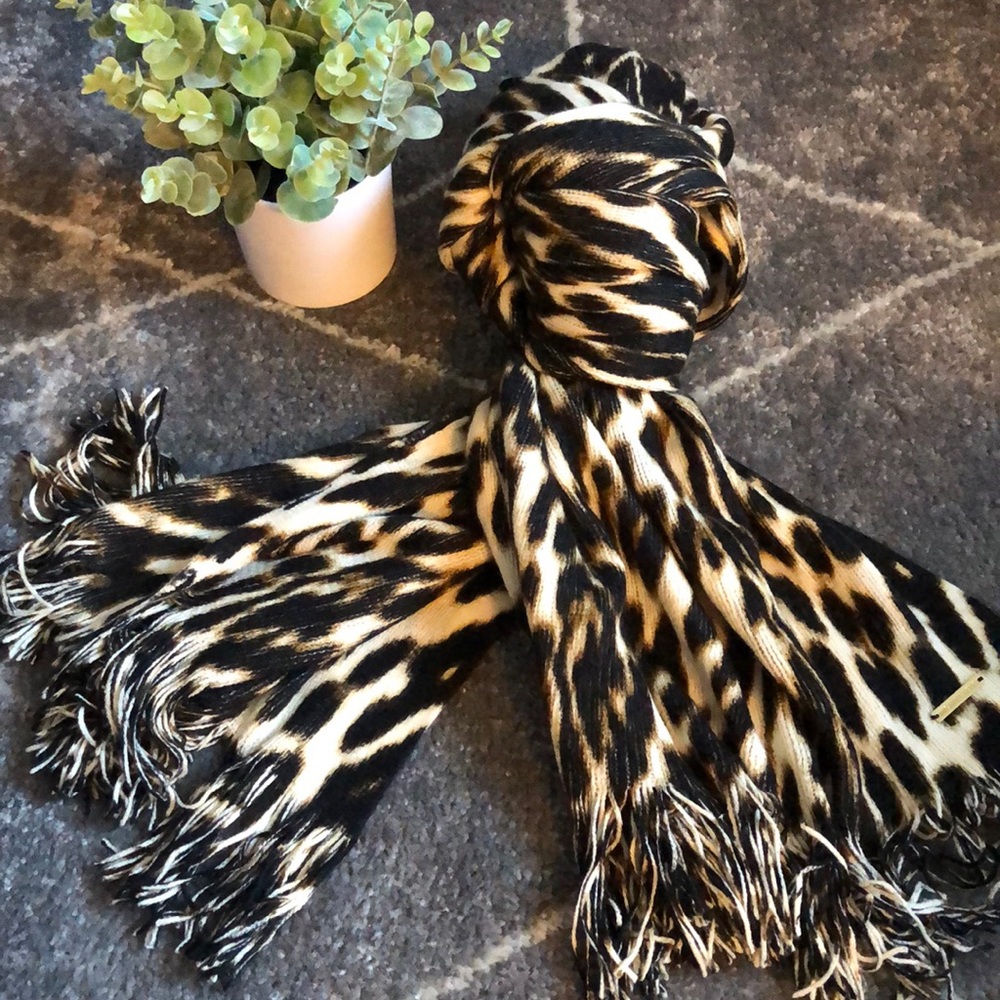 MICHAEL KORS Leopard Scarf
